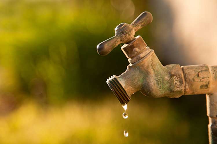 outdoor faucet leaks when turned off